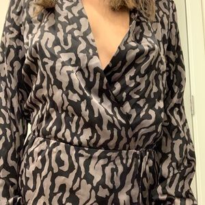 Aritzia talula silk shirt xs